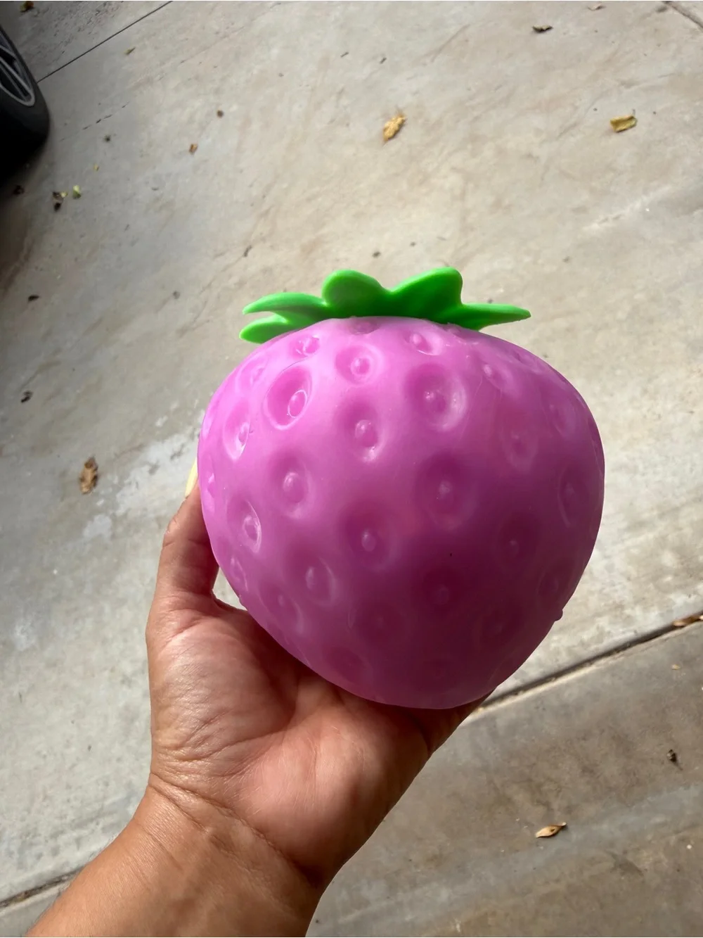 🍓 Strawberry Squishy UV Color Changing & Scented